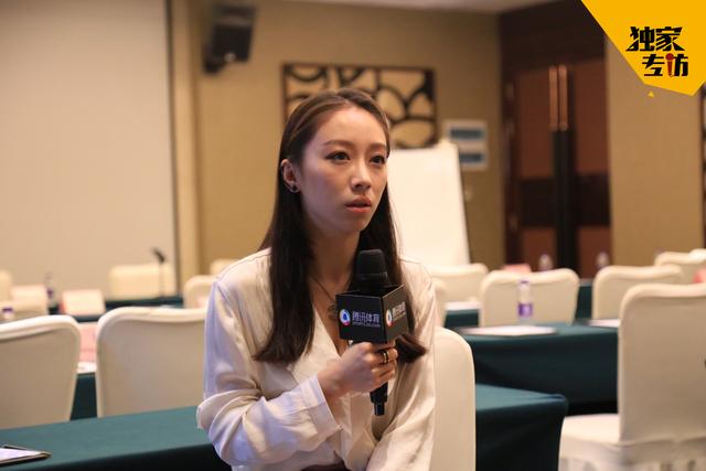 专访拉拉队队长：参加亚冠自豪 不能只会跳舞