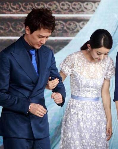 冯绍峰沉默回应后，颖宝后首次回应恋情，网友：尊重她的选择