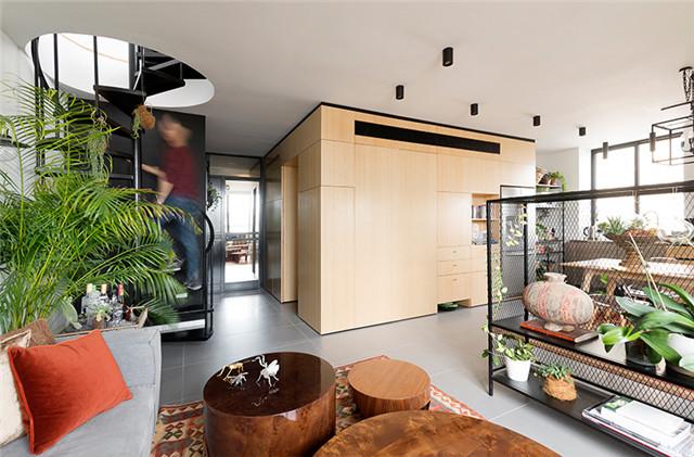 定制家具令这个跃层住宅更开放