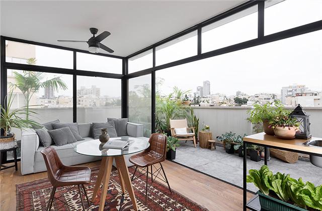 定制家具令这个跃层住宅更开放