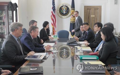 当地时间10月4日，在美国华盛顿，韩美举行自贸协定联委会特别会议第二次会议。（图片来源：韩联社）