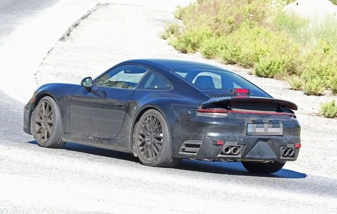 全新保时捷911路试 仍是万年不变的造型