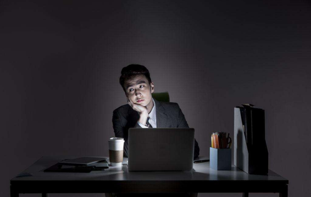 今年诺贝尔奖提醒你：熬夜是在玩命！